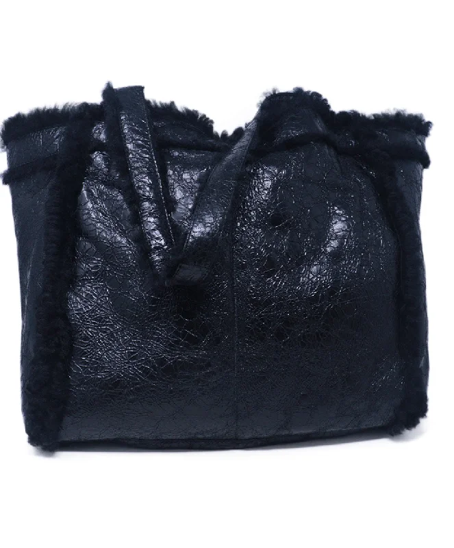 Sporty Bags For Active And Athletic Lifestyles Dries Van Noten Black Leather Tote w/ Shearling Trim