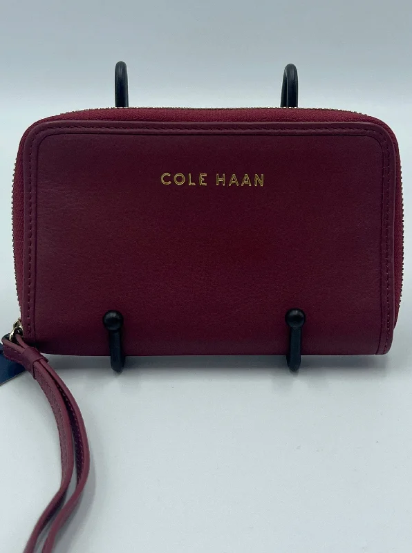 Inspired Bags For Timeless Elegance New! Wristlet / Wallet Designer By Cole-haan