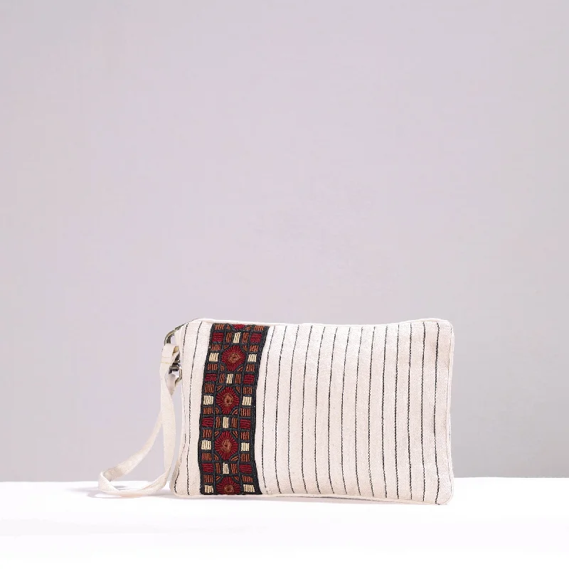 Bags For Free-Spirited And Artistic Styles White - Kutch Jat Hand Embroidery Kala Cotton Clutch Purse