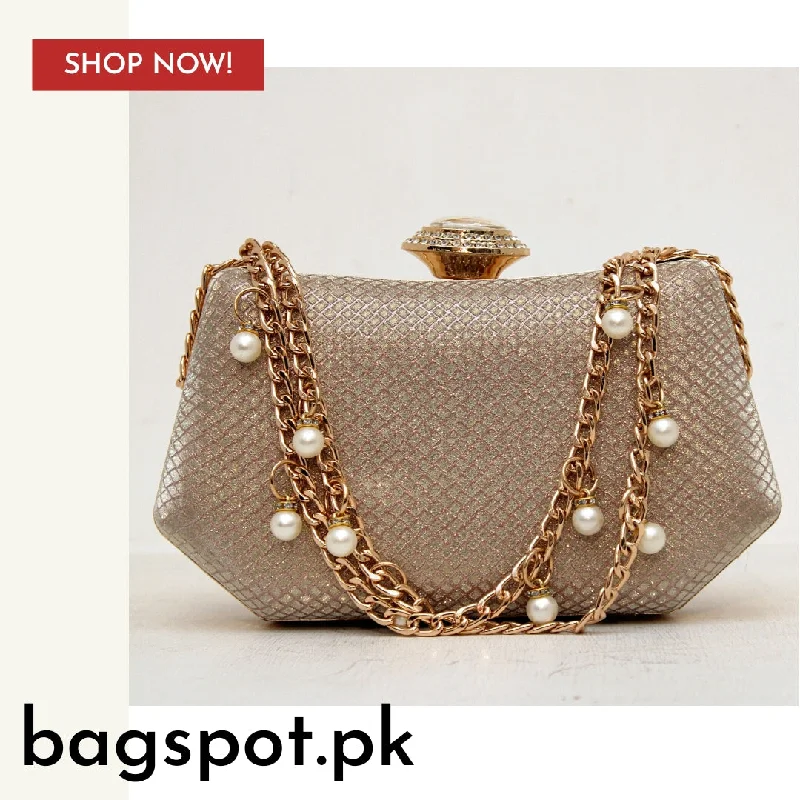 Minimalist Bags For Clean And Modern Aesthetics Bridal chain clutch