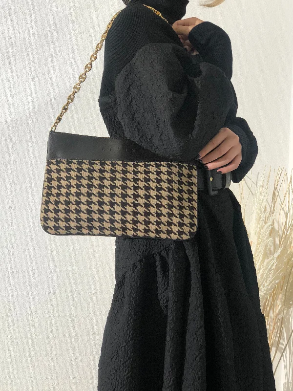 Black Friday Deals On Stylish Handbags CELINE Triomphe Chain Houndstooth Fabric Leather Handbag Chain Shoulder bag Beige Brown Vintage f8gihb