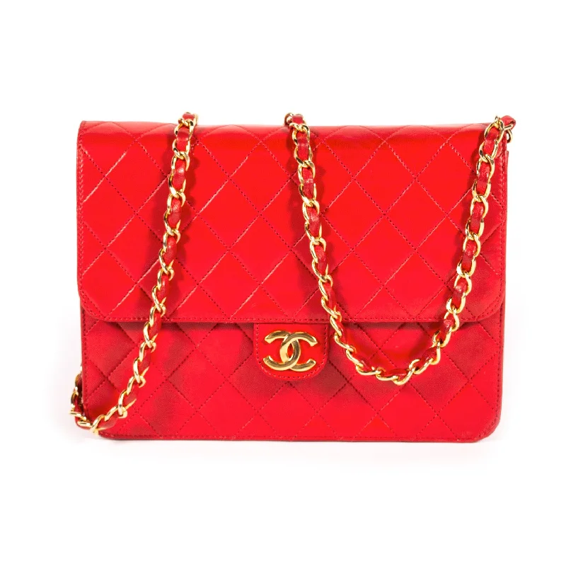 Bags For Playful And Chic Styles Chanel Quilted Chain Shoulder Bag