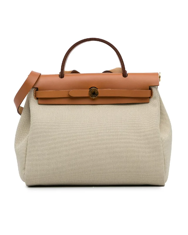 Luxurious But Budget-Friendly Bags Canvas and Leather Shoulder Bag with Zipper Closure