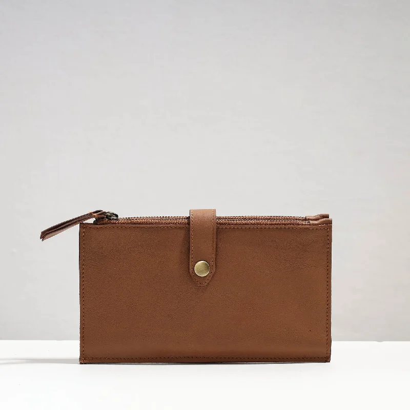 Bags For Urban And Trendy Looks Handcrafted Leather Clutch / Wallet