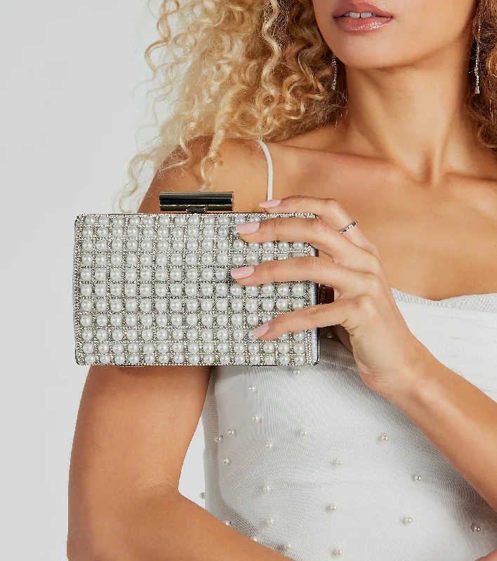 Flash Sales On Premium And High-Quality Bags Sparkling Luxe Pearl And Rhinestone Box Clutch