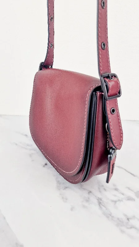 Office Professionals Coach 1941 Saddle 23 Bag in Burgundy Smooth Leather - Crossbody Shoulder Bag Red - Coach 55036