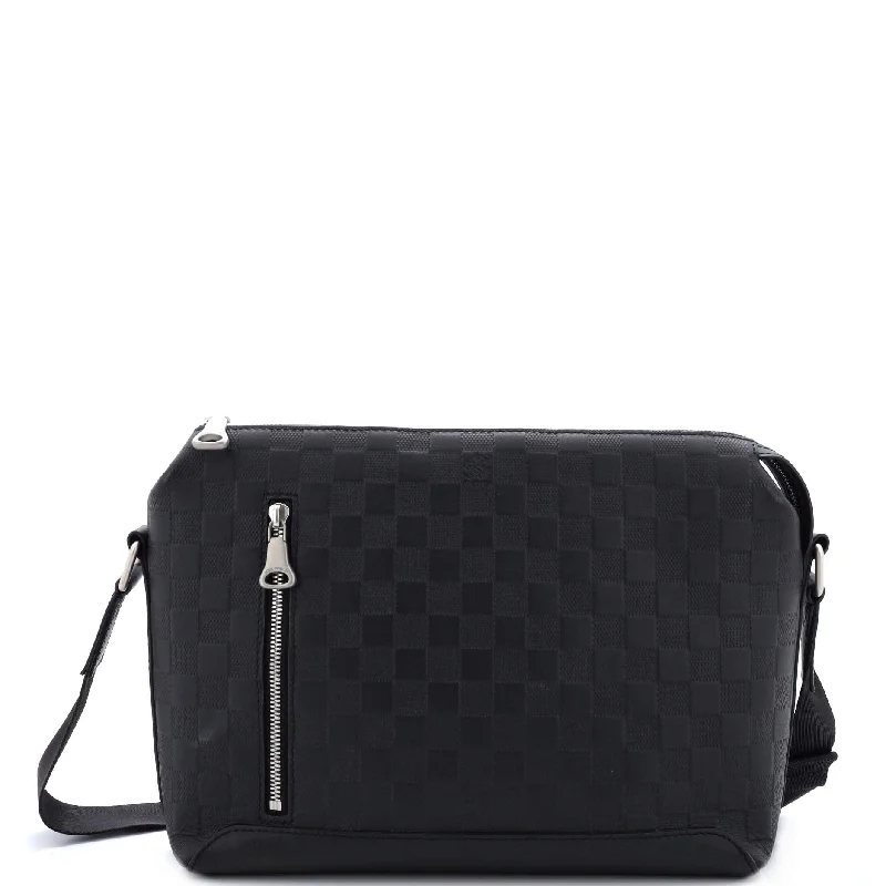 Bags For Urban And Trendy Looks Discovery Messenger Bag Damier Infini Leather PM